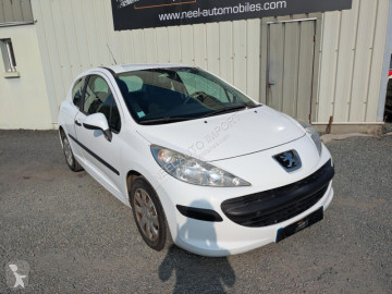 Sedan Peugeot