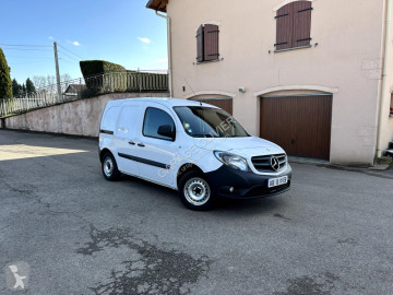 Fourgonnette Mercedes