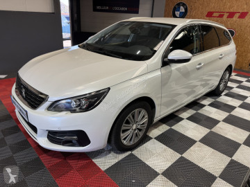 Автомобиль с кузовом «седан» Peugeot
