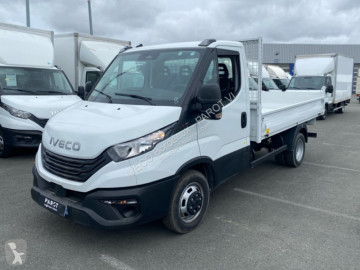Con volquete Iveco