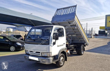 Tri-benne Nissan