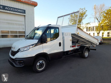 Utilitaire benne standard Iveco