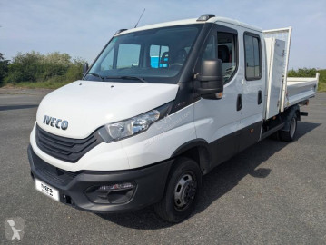 Con volquete Iveco