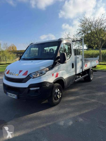 Utilitaire benne Iveco