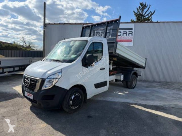 Utilitaire benne Nissan