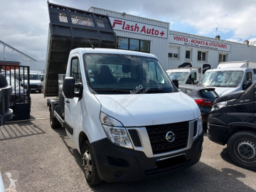 Utilitaire benne Nissan