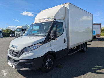 Con volquete Iveco