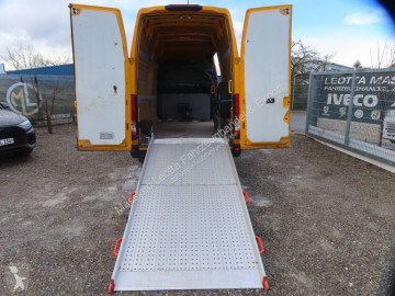 Fourgon long Iveco
