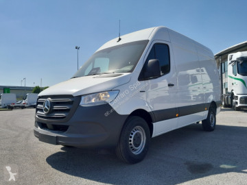 Caja cerrada Mercedes nueva