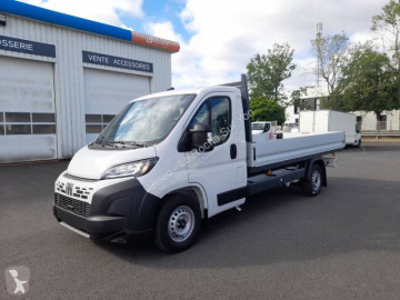Utilitaire plateau ridelles Fiat neuf