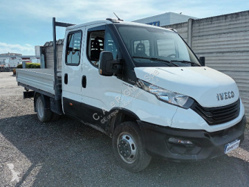 Utilitaire plateau Iveco