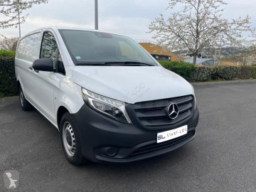 Fourgon moyen Mercedes