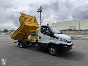 Con volquete estándar Iveco