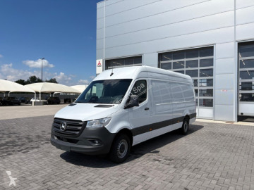 Fourgon Mercedes neuf