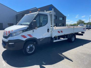 Utilitaire plateau Iveco