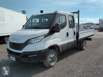 Utilitaire plateau Iveco