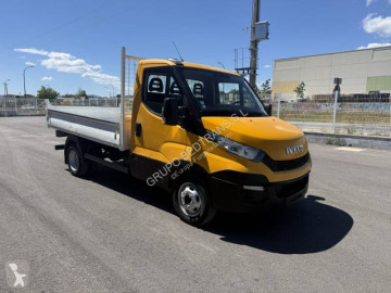 Con volquete estándar Iveco