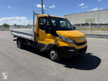 Utilitaire benne standard Iveco