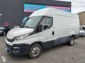 Furgón largo Iveco