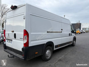 Fourgon long Peugeot