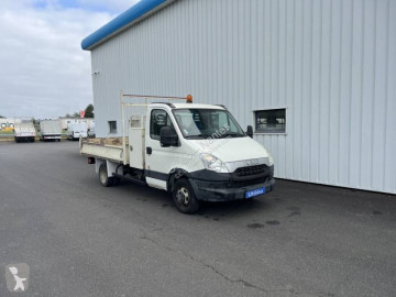 Utilitaire benne standard Iveco