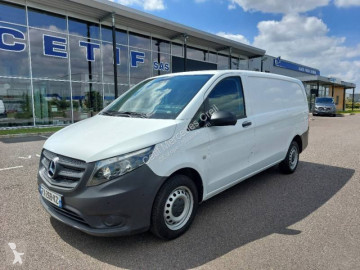 Fourgon moyen Mercedes