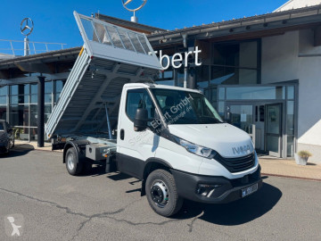 Con volquete Iveco nueva