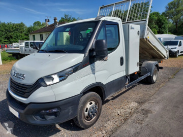 Utilitaire benne Iveco