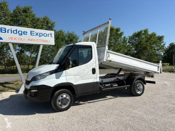 Średnia furgonetka Iveco