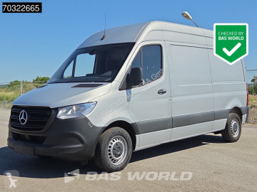 Furgon długi Mercedes