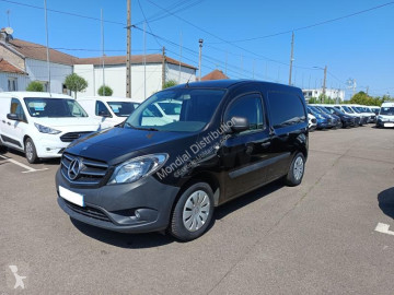 Fourgonnette Mercedes