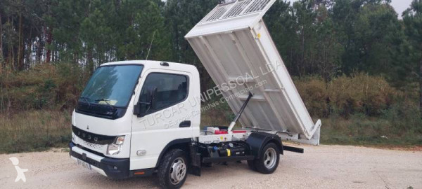 Utilitaire benne standard Mitsubishi Fuso