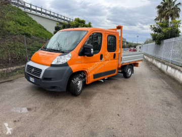 Utilitaire plateau ridelles Fiat