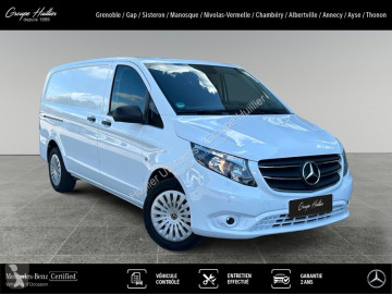 Fourgon long Mercedes