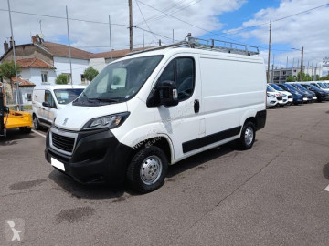Fourgon long Peugeot