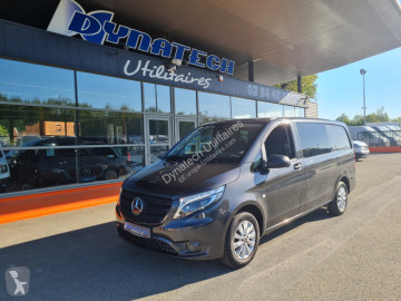 Fourgon moyen Mercedes