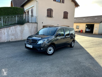 Pojazd dostawczy Mercedes