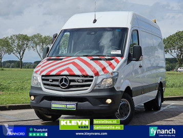 Лекотоварен фургон Mercedes