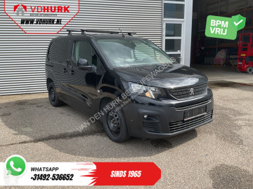 Peugeot Partner 1.2 BENZINE Aut. 110 pk Stoelverw./ Carplay/ Camera/ PDC/ Climate/ Cruise/ Trekhaak/ Airco