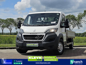 Utilitaire plateau Peugeot