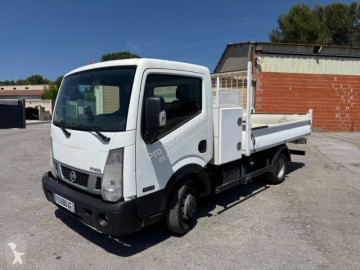 Utilitaire benne standard Nissan