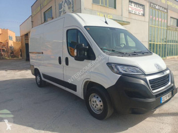 Fourgon long Peugeot