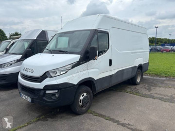 Fourgon moyen Iveco