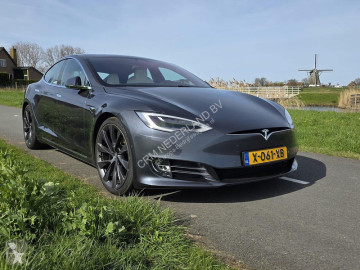 Berlina Tesla