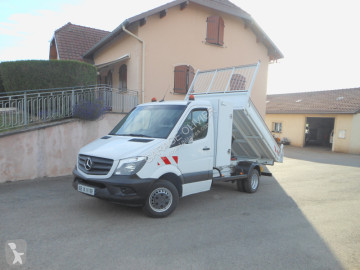 Utilitaire benne Mercedes