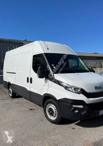 Furgón largo Iveco