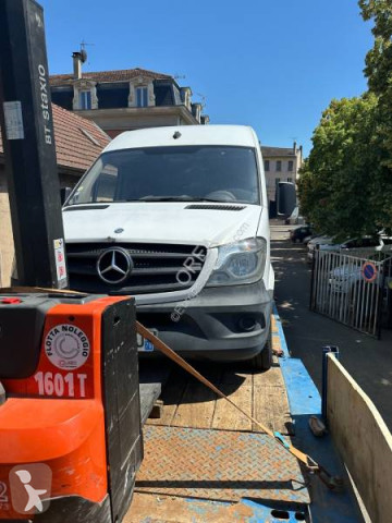 Fourgon long Mercedes
