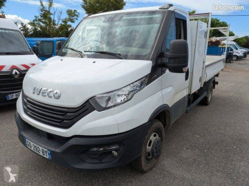 Utilitaire benne standard Iveco