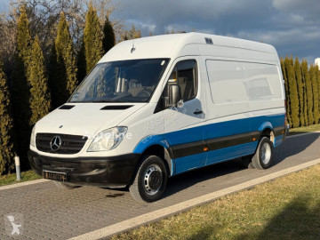 Furgon dostawczy Mercedes
