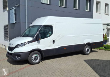 Furgon długi Iveco nowy